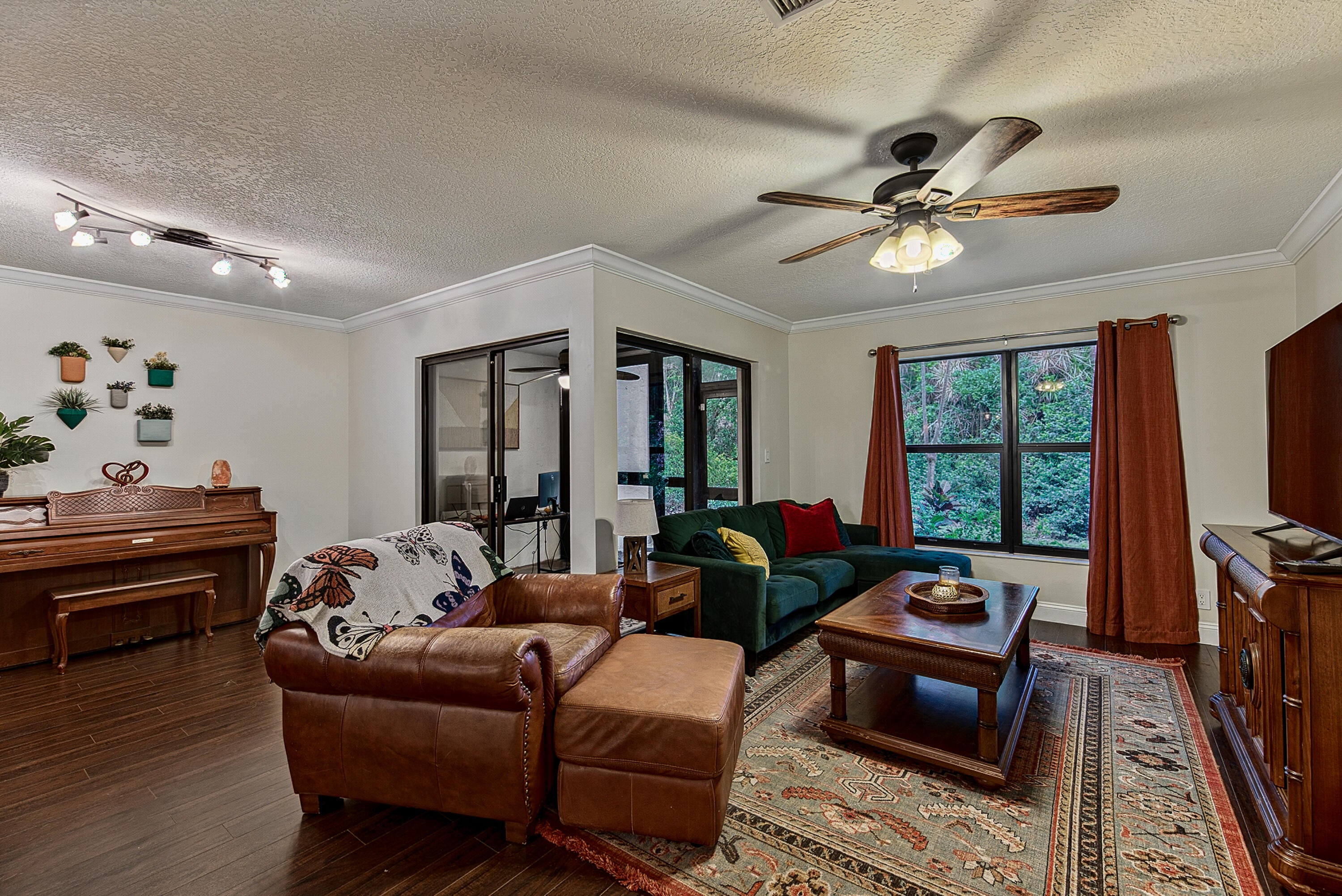 4413 NW 22nd Road 404, Coconut Creek FL 33066