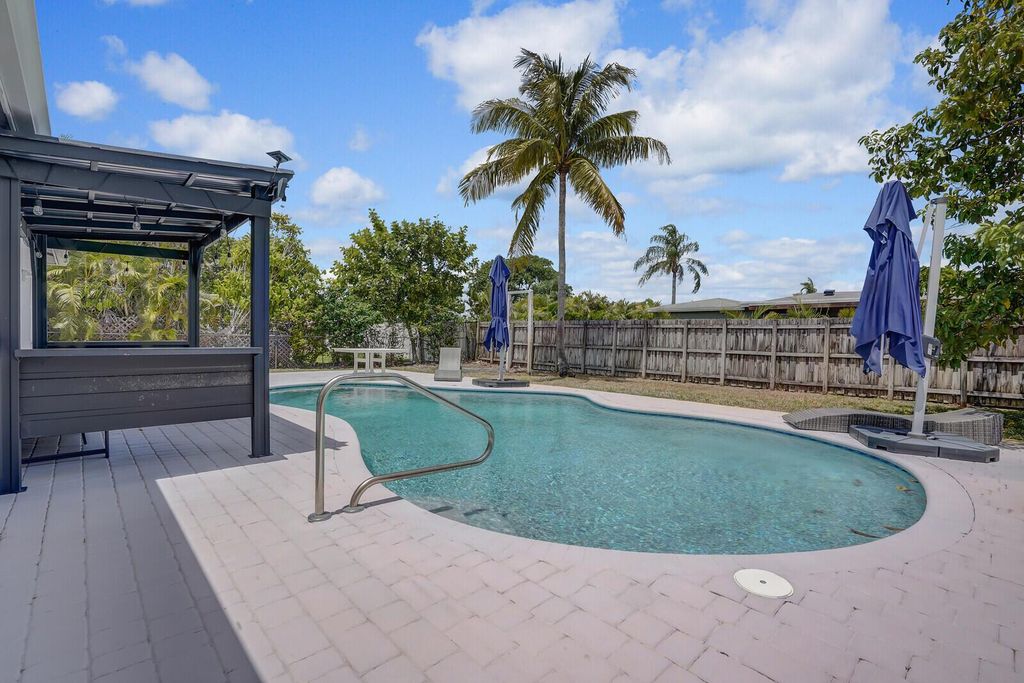 Photo of 10927 Granite Street, Boca Raton, FL 33428 (MLS # R11087192)