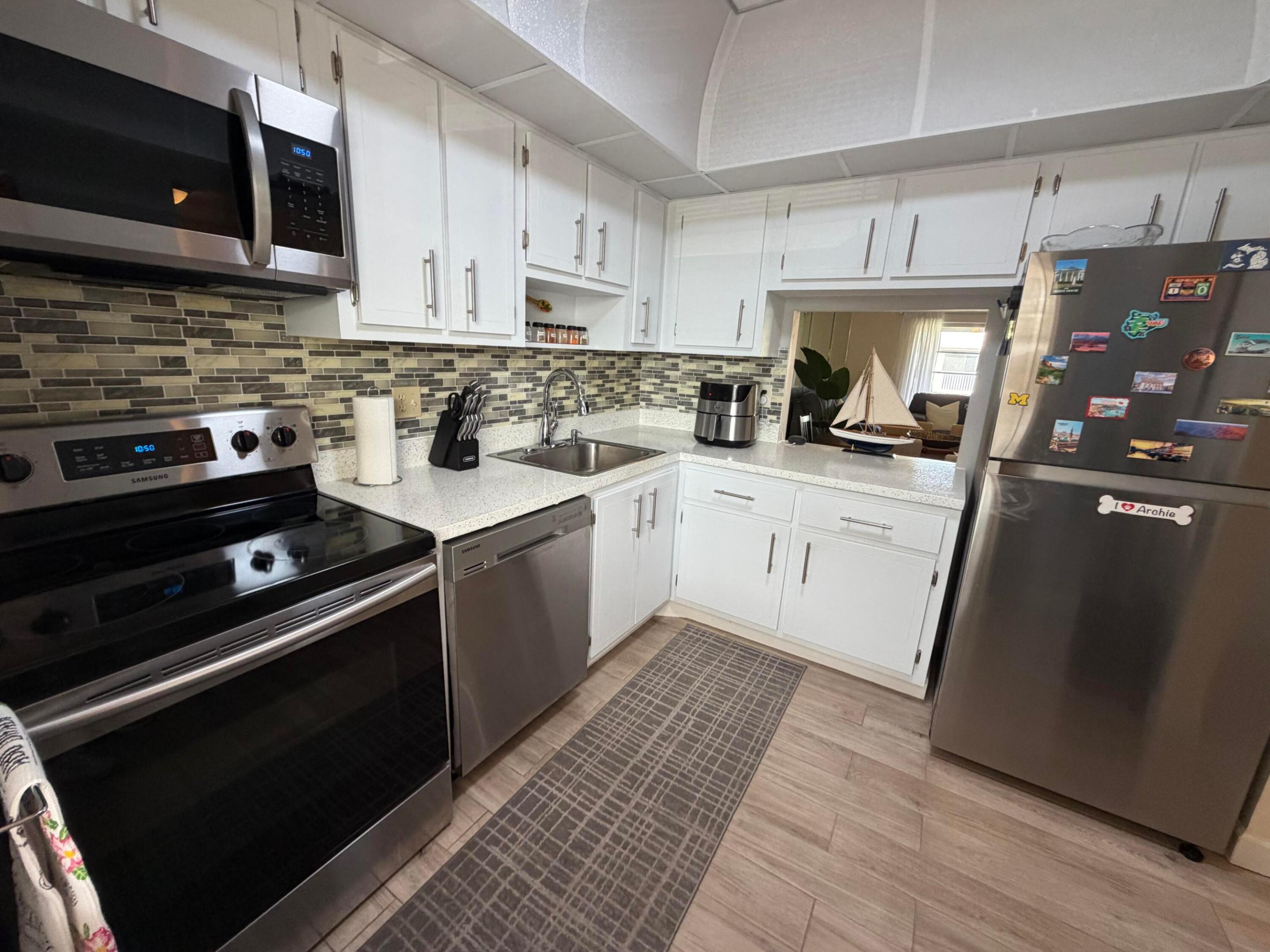 ORIOLE GARDENS 1 - Residential