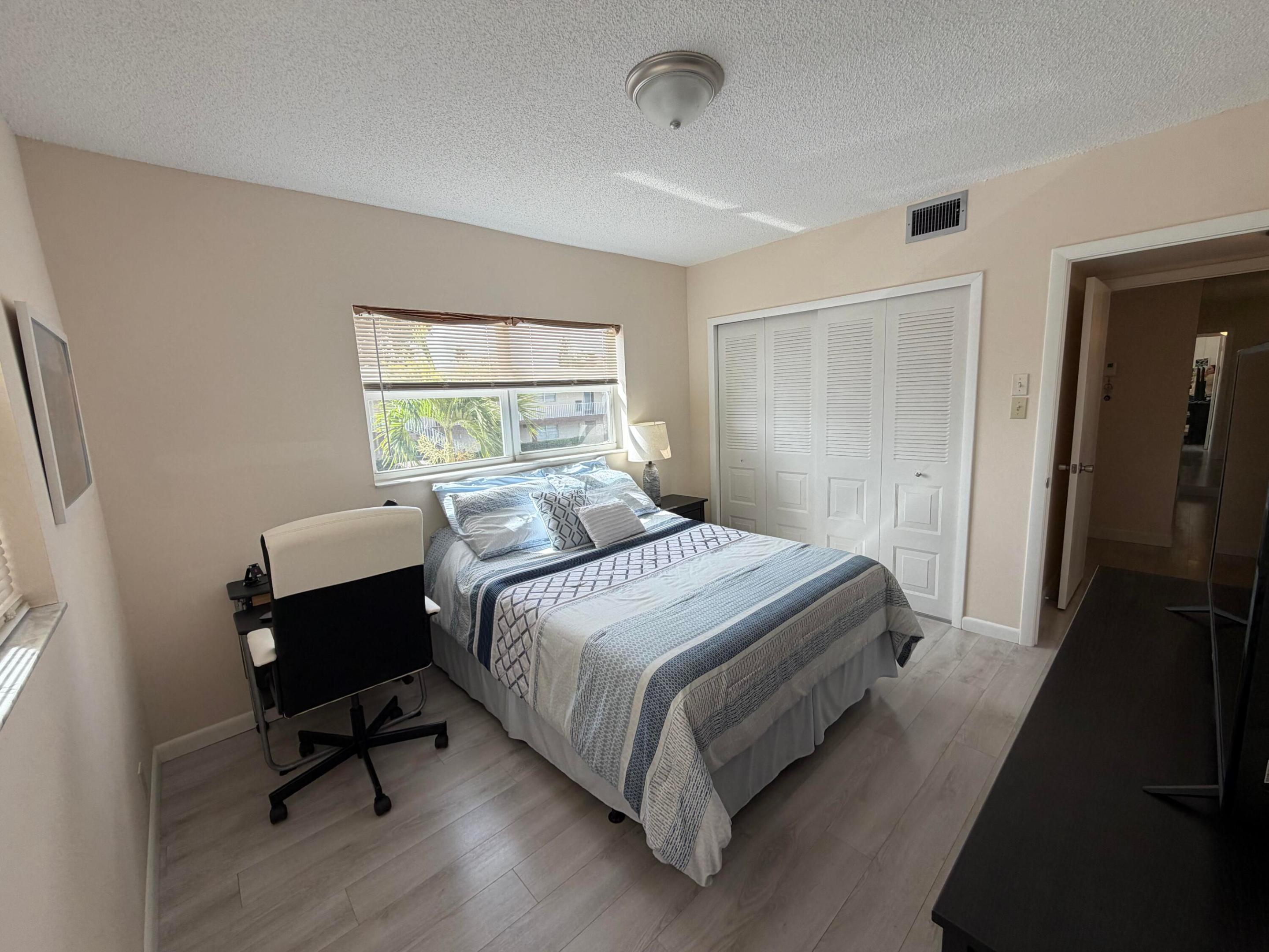 ORIOLE GARDENS 1 - Residential