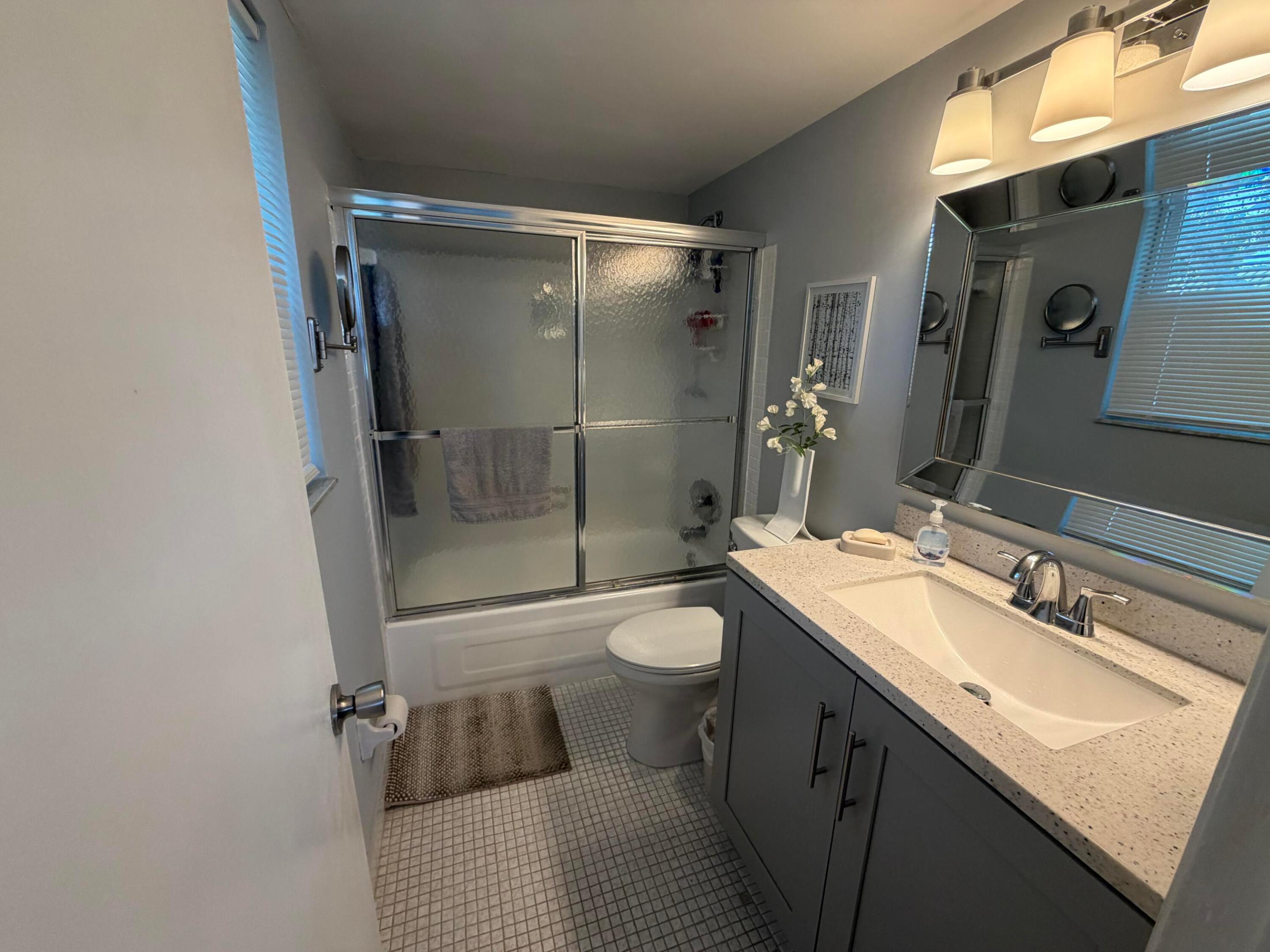 ORIOLE GARDENS 1 - Residential