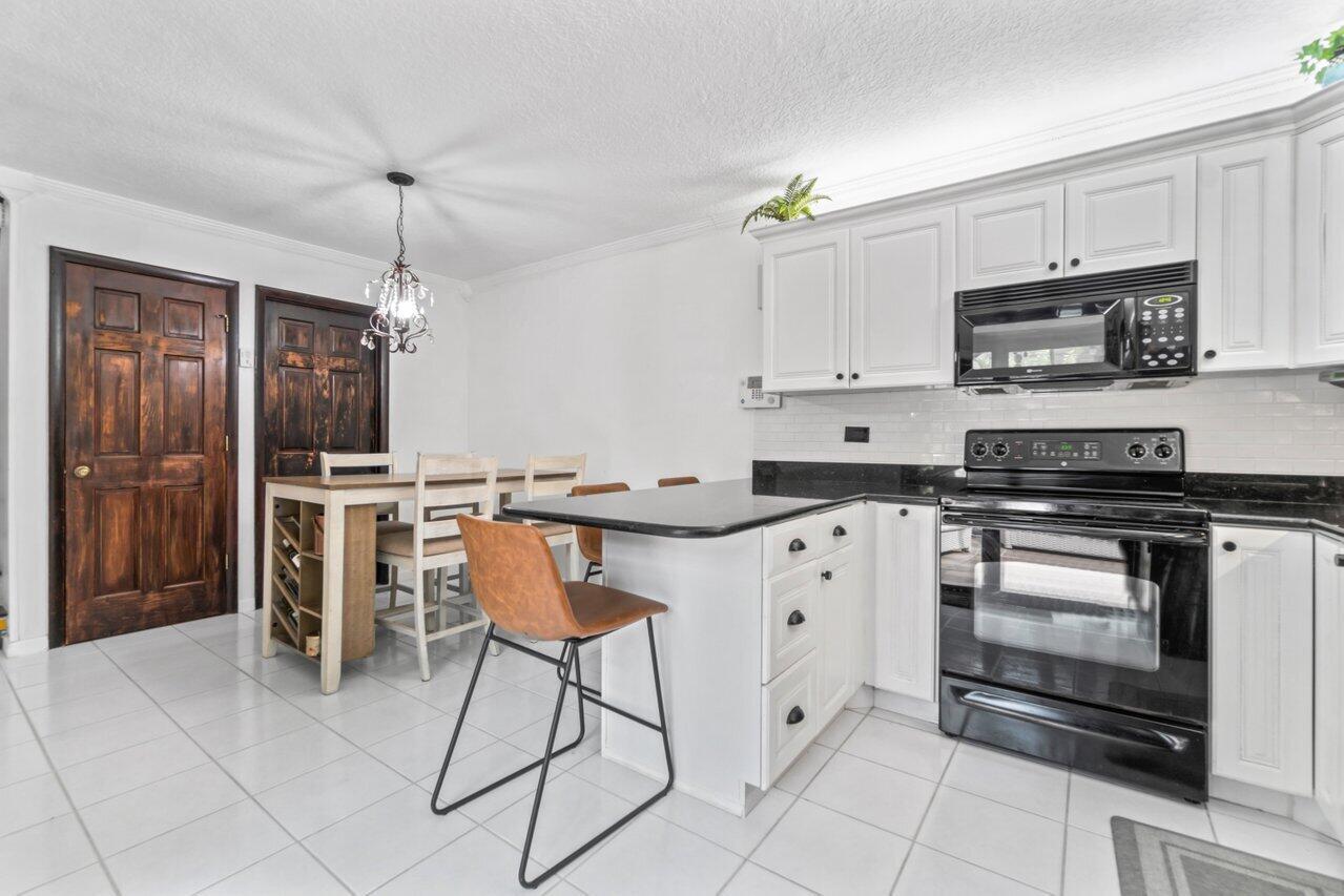 1715 17th Lane
