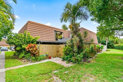 1715 17th Lane Palm Beach Gardens FL 33418