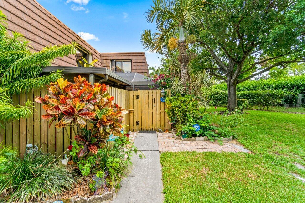 1715 17th Lane