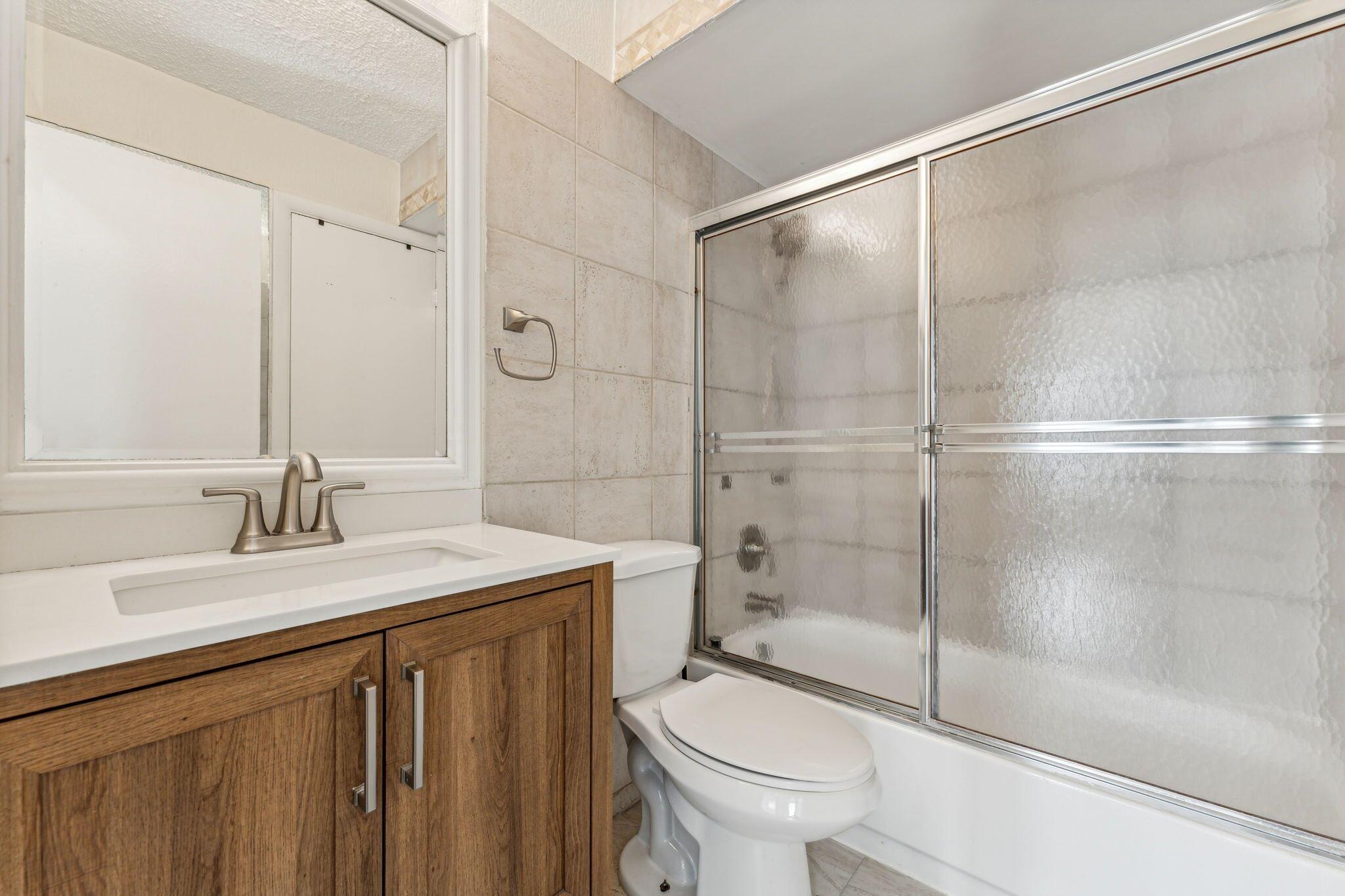 FOREST CONDO - Residential Lease