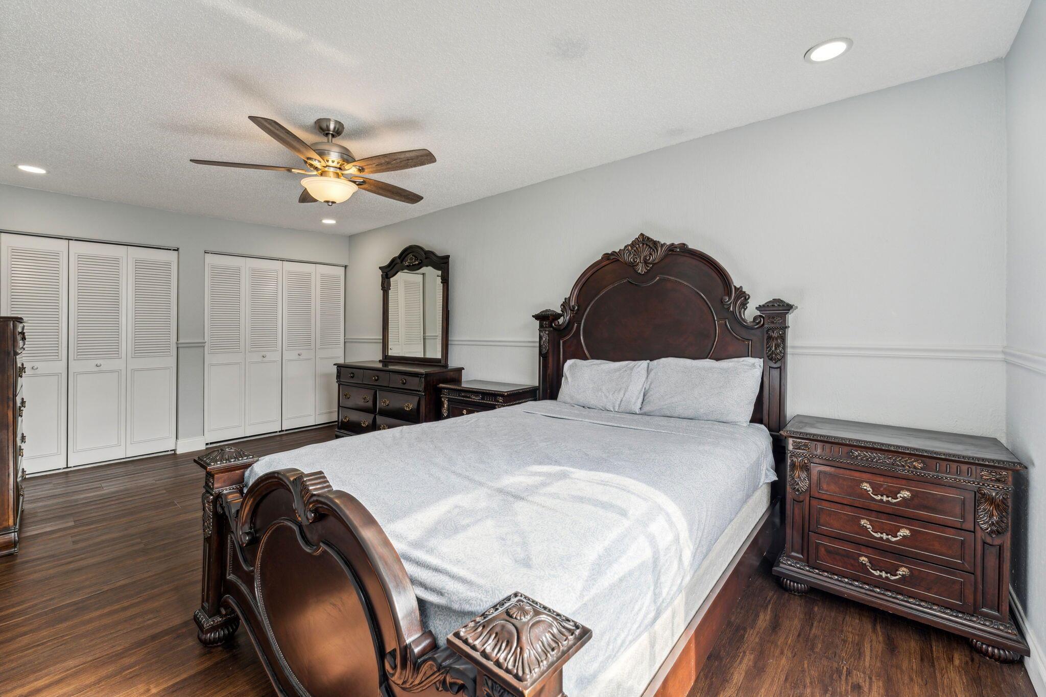 FOREST CONDO - Residential Lease
