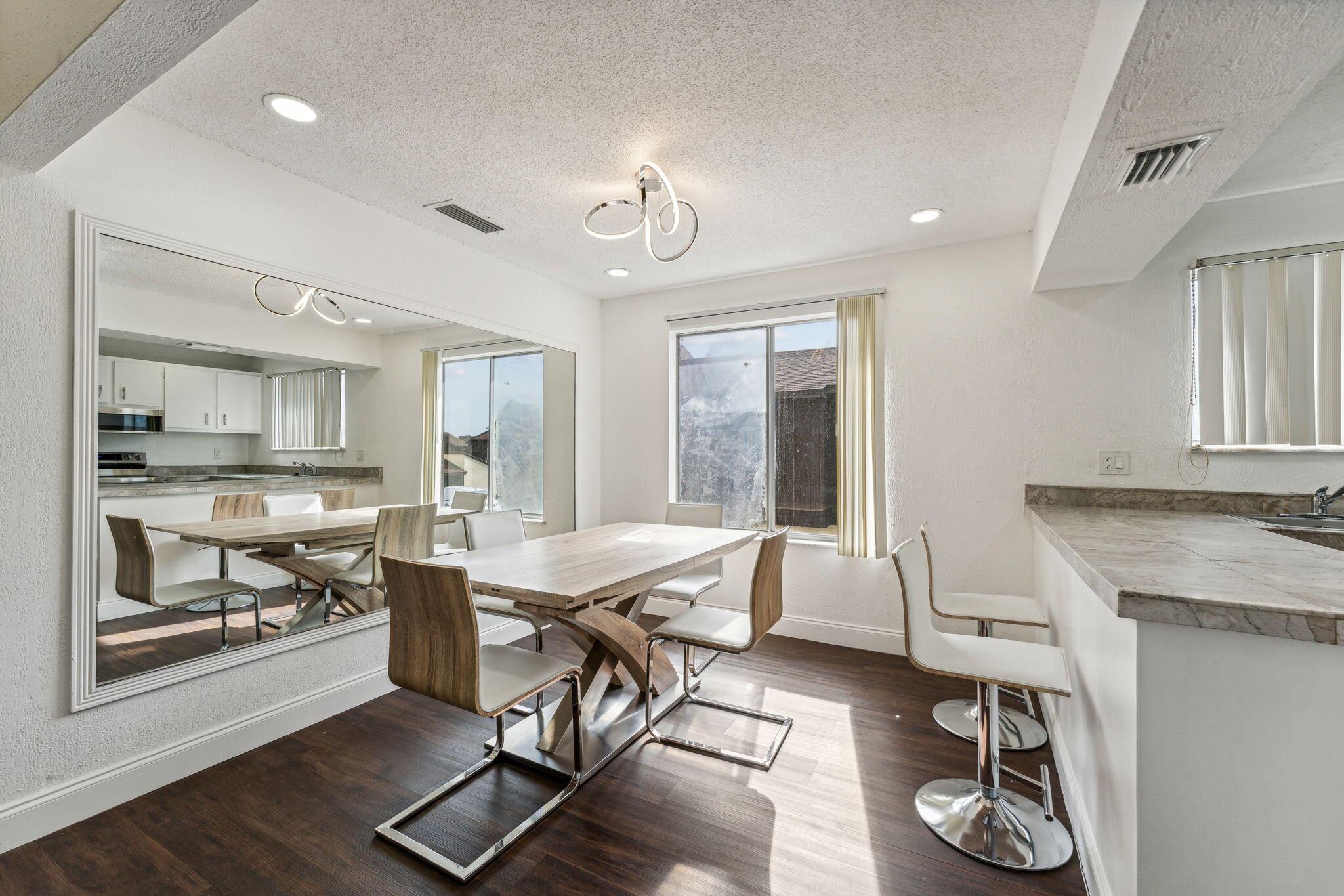 FOREST CONDO - Residential Lease