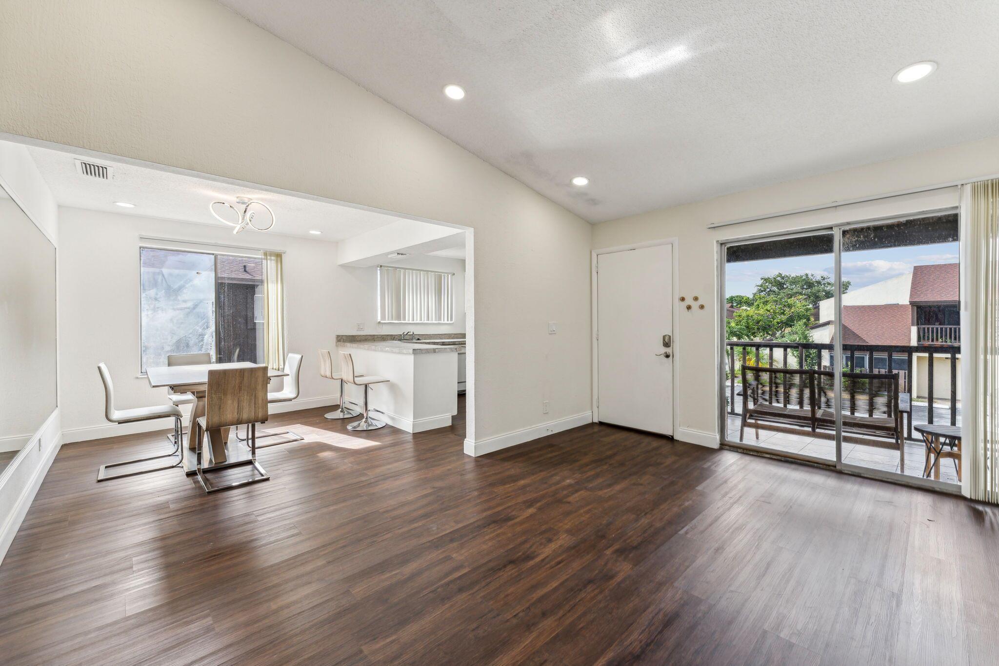 FOREST CONDO - Residential Lease