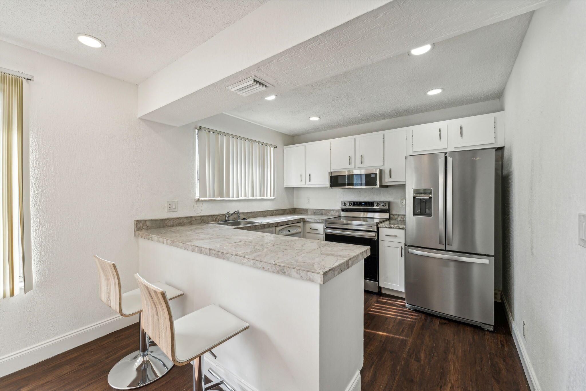 FOREST CONDO - Residential Lease