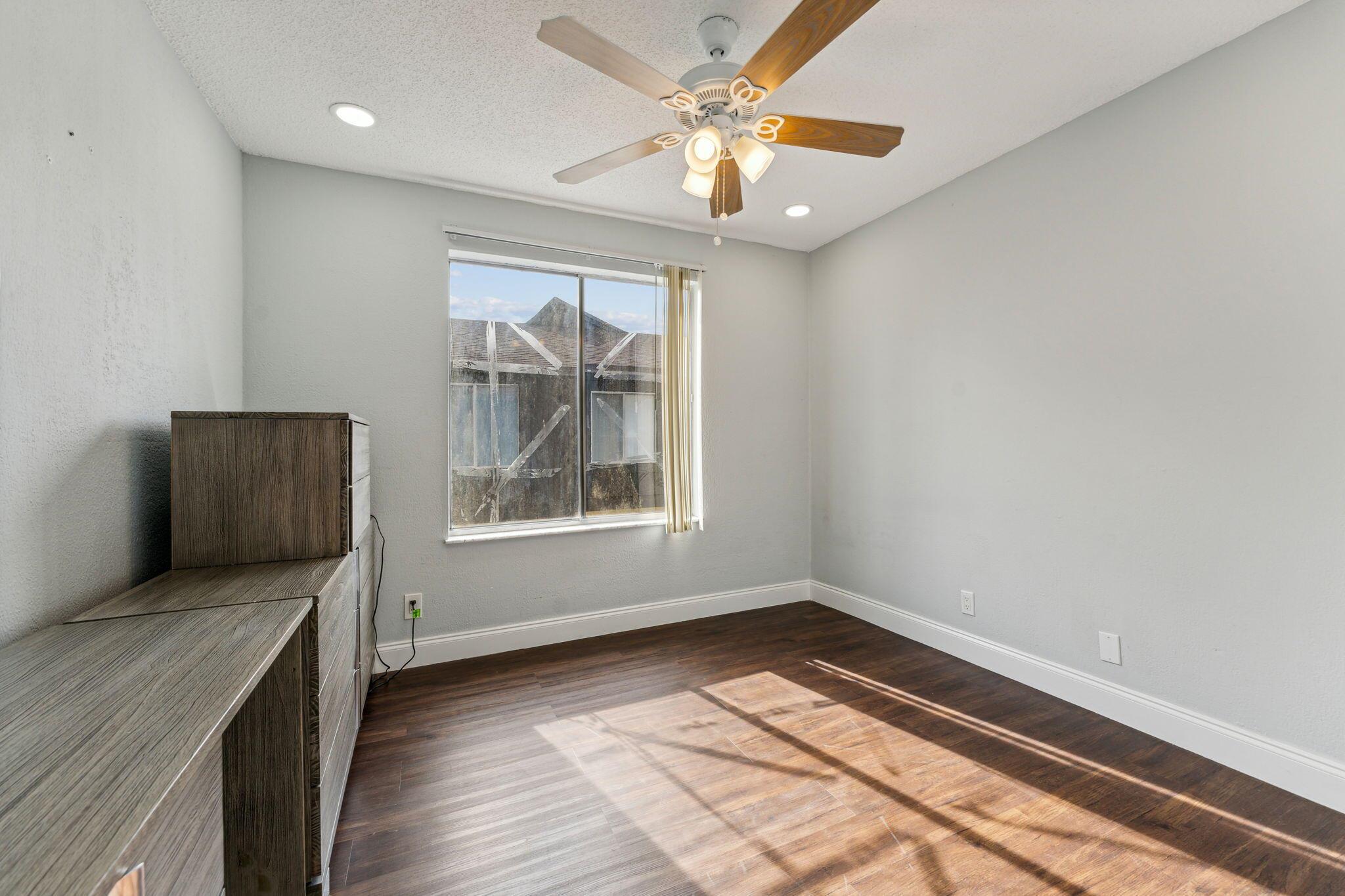FOREST CONDO - Residential Lease