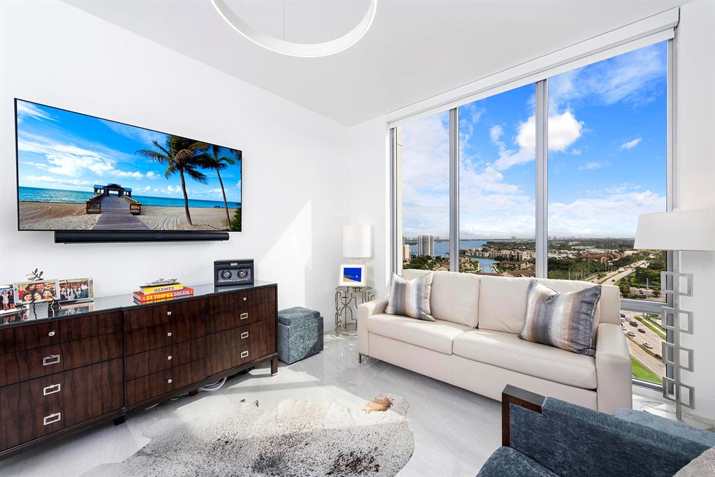 WATER CLUB 3 NORTH PALM B - Residential