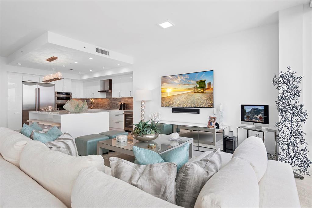 WATER CLUB 3 NORTH PALM B - Residential