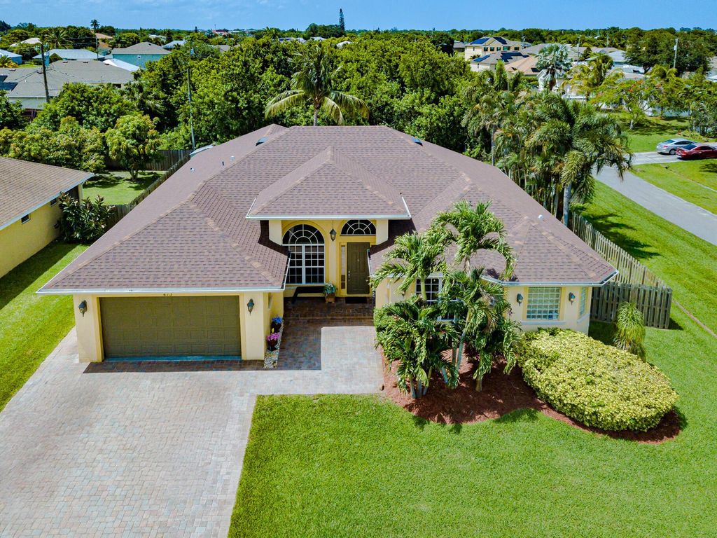 Photo of 473 SW Dagget Avenue, Port Saint Lucie, FL 34953 (MLS # R11096968)