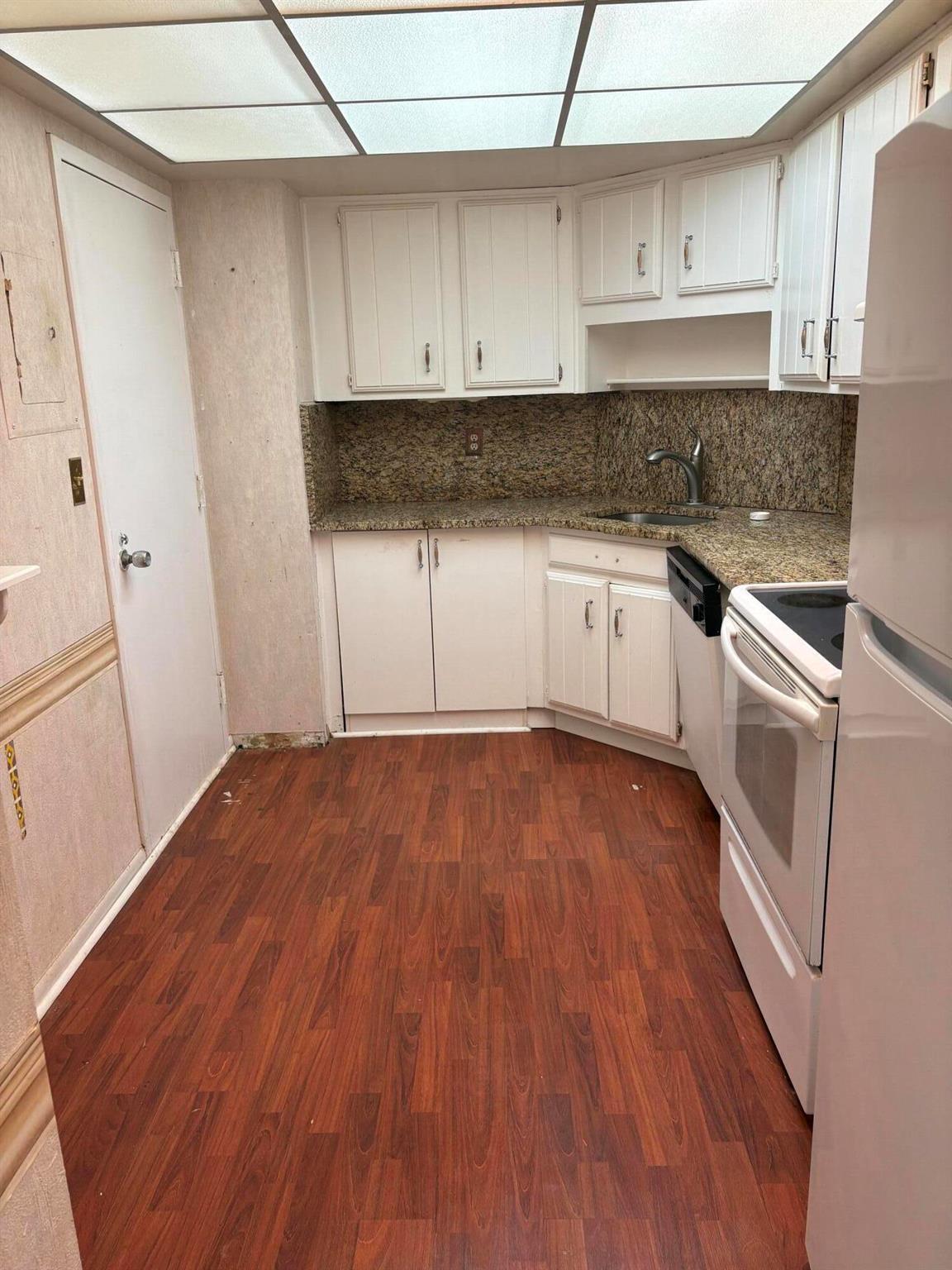 View photos, virtual tours, details... 2000 Presidential Way 1102