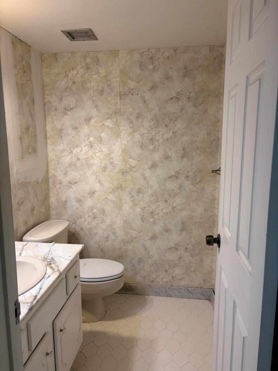 View photos, virtual tours, details... 2000 Presidential Way 1102