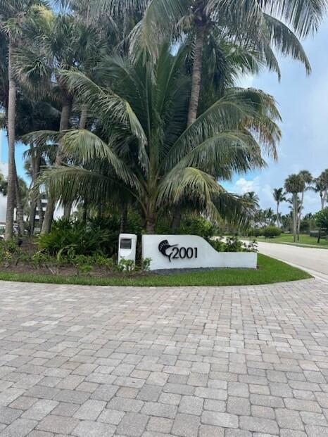 SAILFISH POINT - Residential