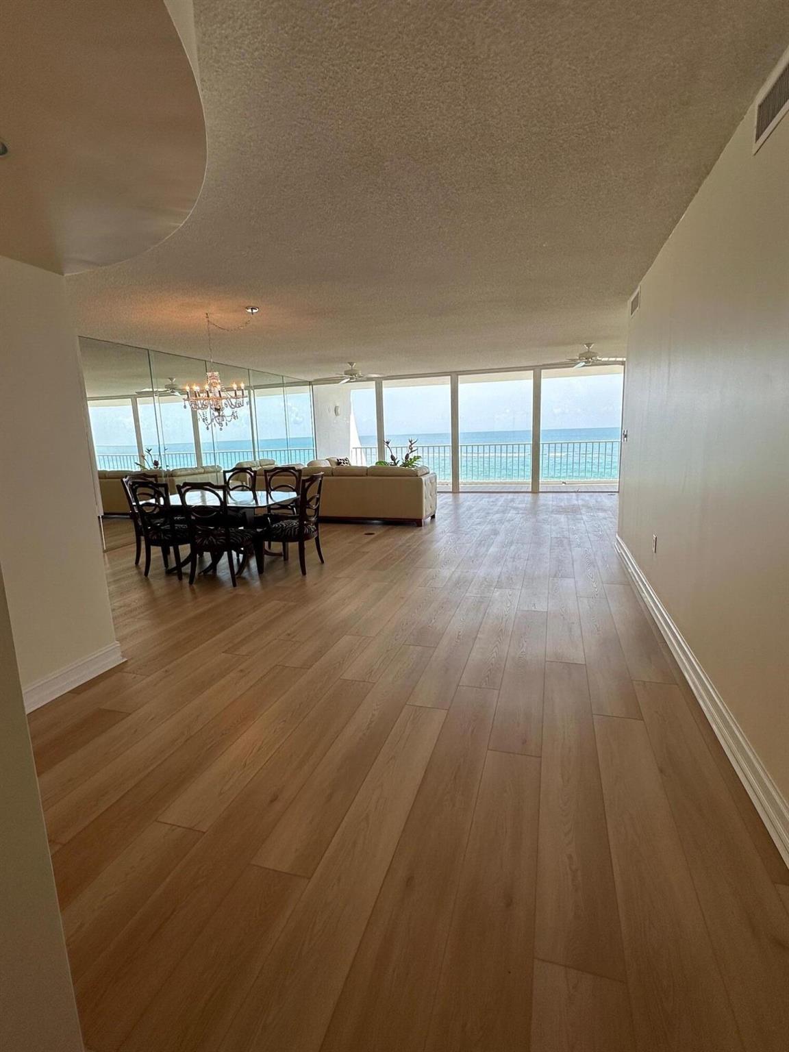 SAILFISH POINT - Residential
