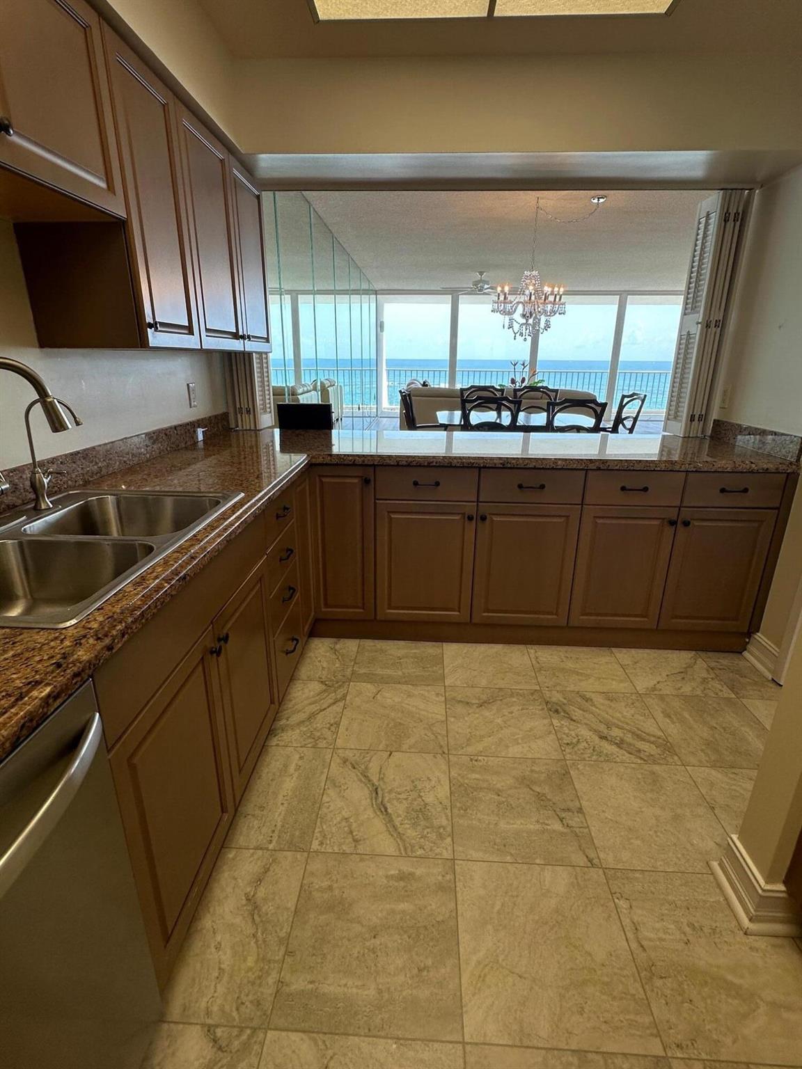 SAILFISH POINT - Residential