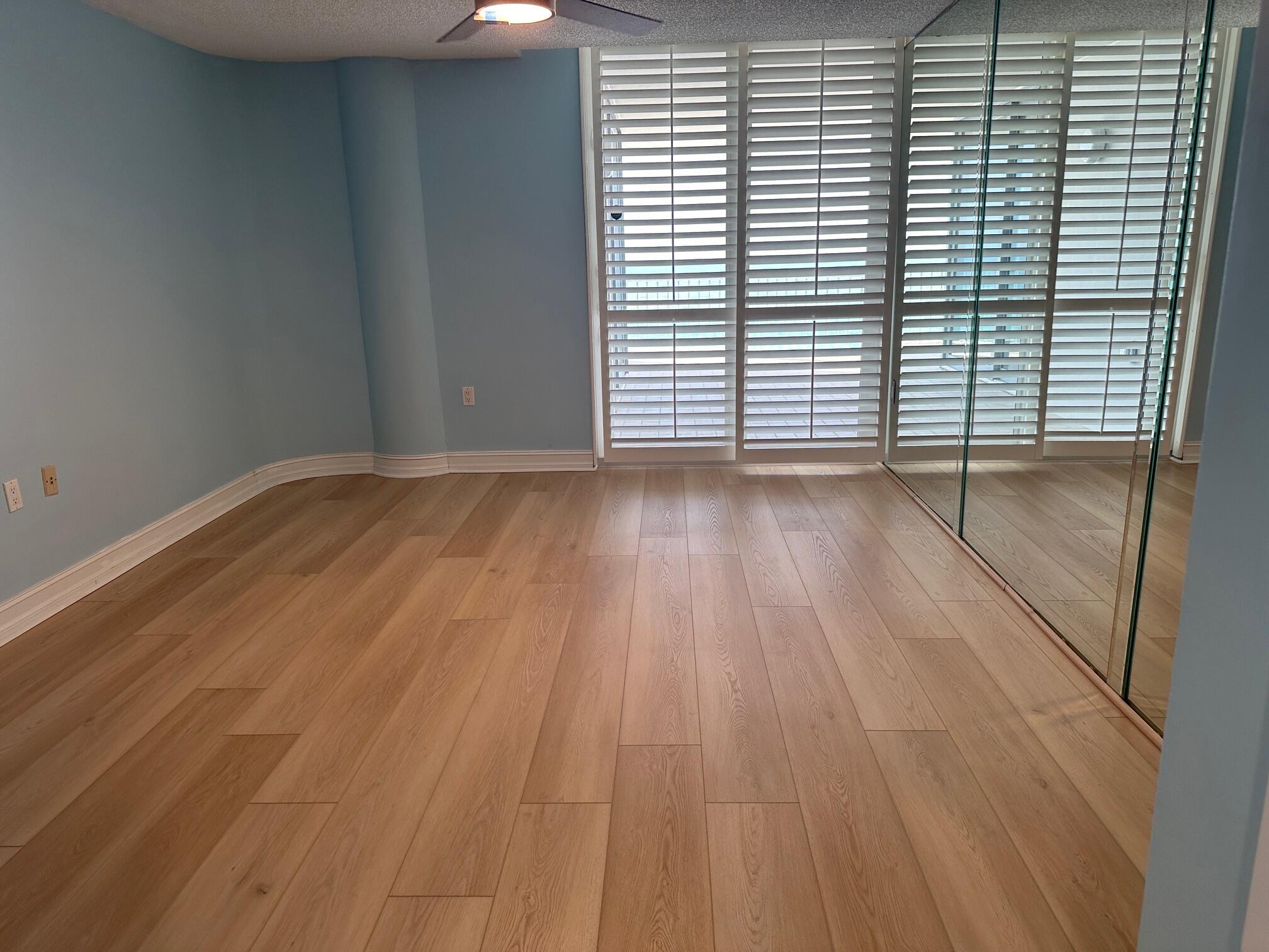 SAILFISH POINT - Residential