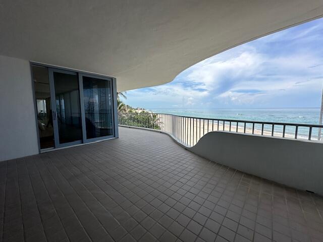 SAILFISH POINT - Residential