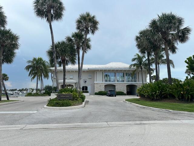 SAILFISH POINT - Residential