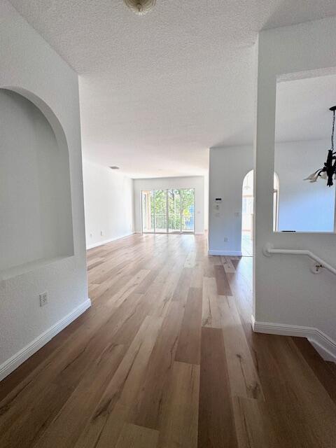 EXETER CONDOMINIUM - Residential Lease