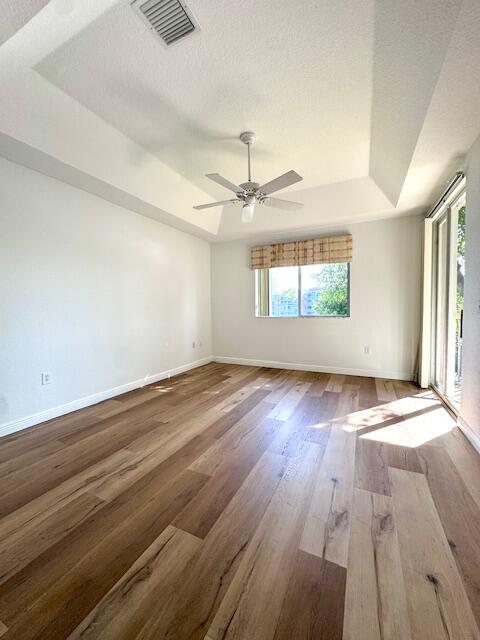 EXETER CONDOMINIUM - Residential Lease