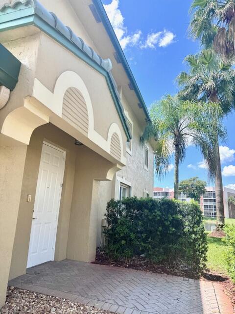 EXETER CONDOMINIUM - Residential Lease