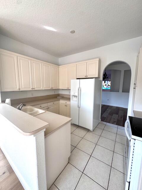 EXETER CONDOMINIUM - Residential Lease