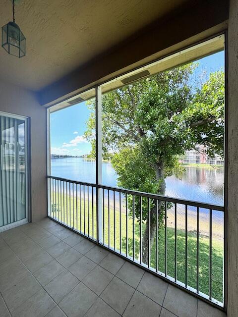 EXETER CONDOMINIUM - Residential Lease