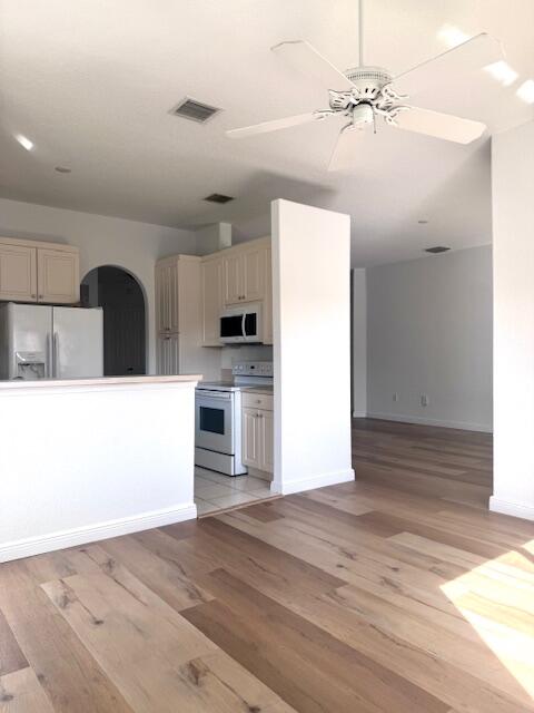 EXETER CONDOMINIUM - Residential Lease