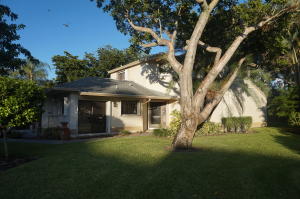 BOCA RIDGE GLEN LAKEFRONT - Residential