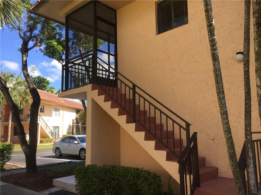 Racquet Club Apts. at Bon - Residential