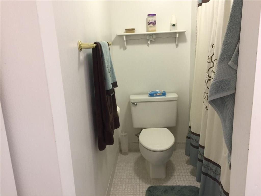 Racquet Club Apts. at Bon - Residential