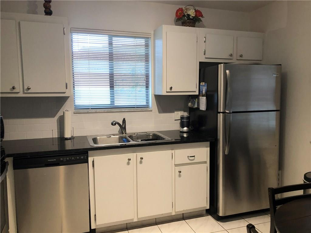 Racquet Club Apts. at Bon - Residential