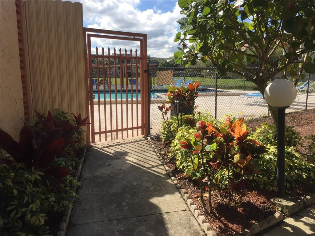 Racquet Club Apts. at Bon - Residential