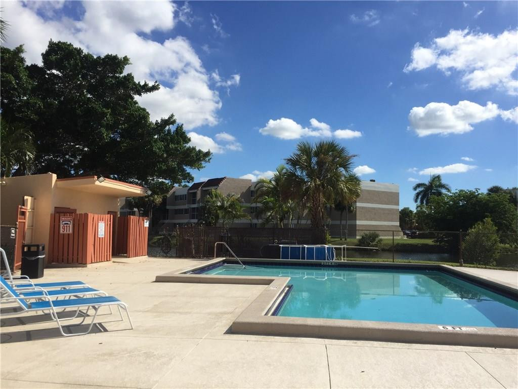 Racquet Club Apts. at Bon - Residential