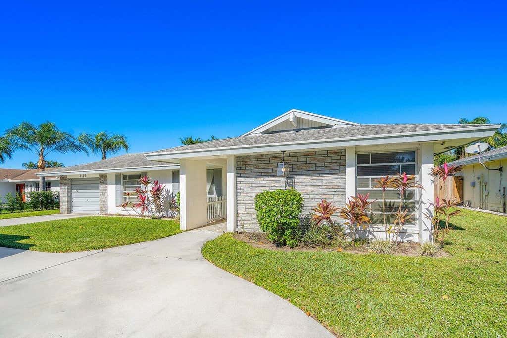 Photo of 4179 Hyacinth Circle, Palm Beach Gardens, FL 33410 (MLS # R10944806)