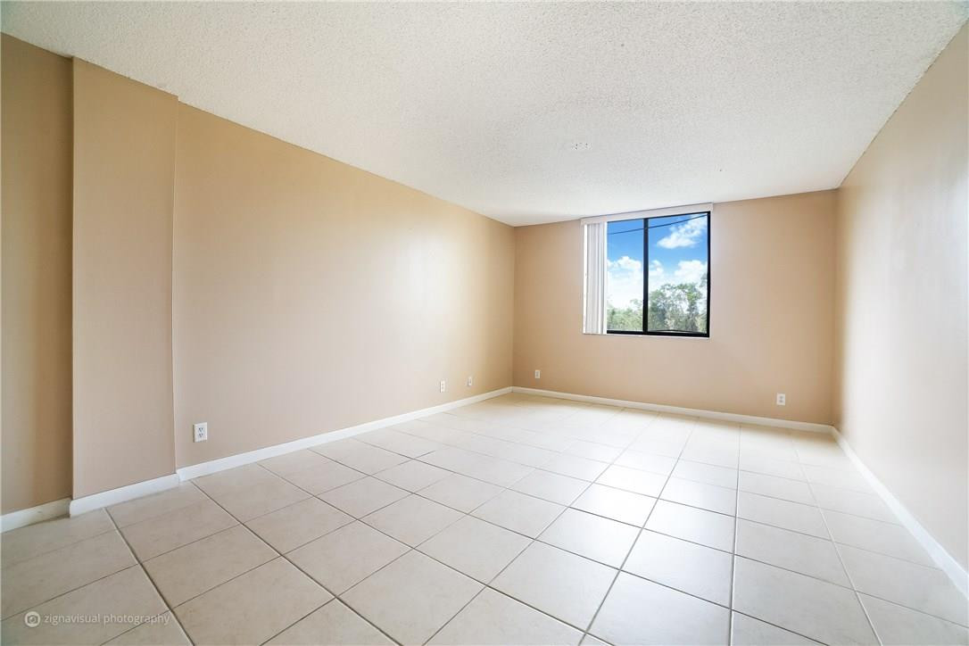 VISTA GARDENS CONDOMINIUM - Residential