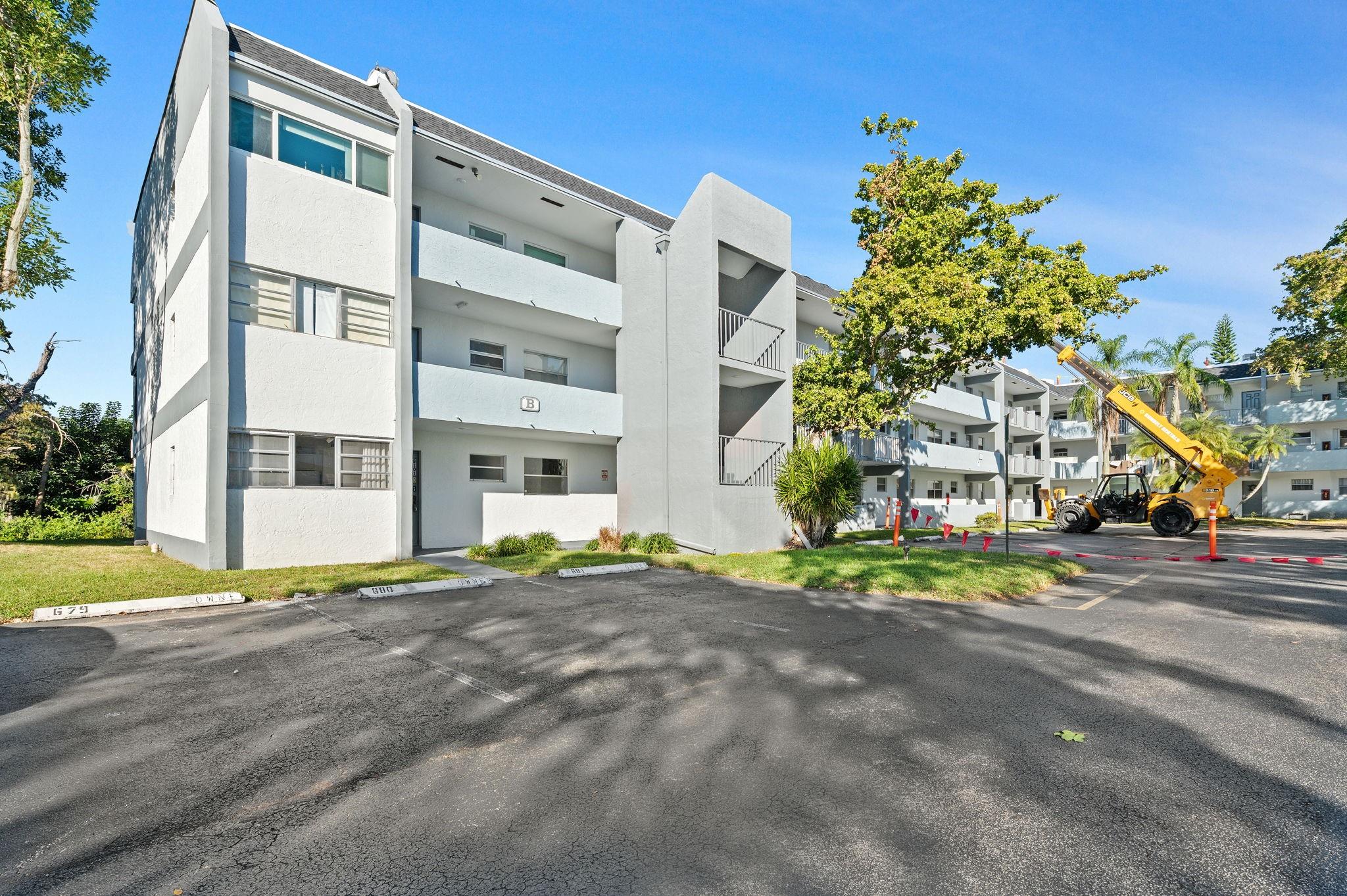 8341 Sands Point Blvd B101, Fort Lauderdale, FL, 33321/$139,900 4 8341 Sands Point Blvd B101