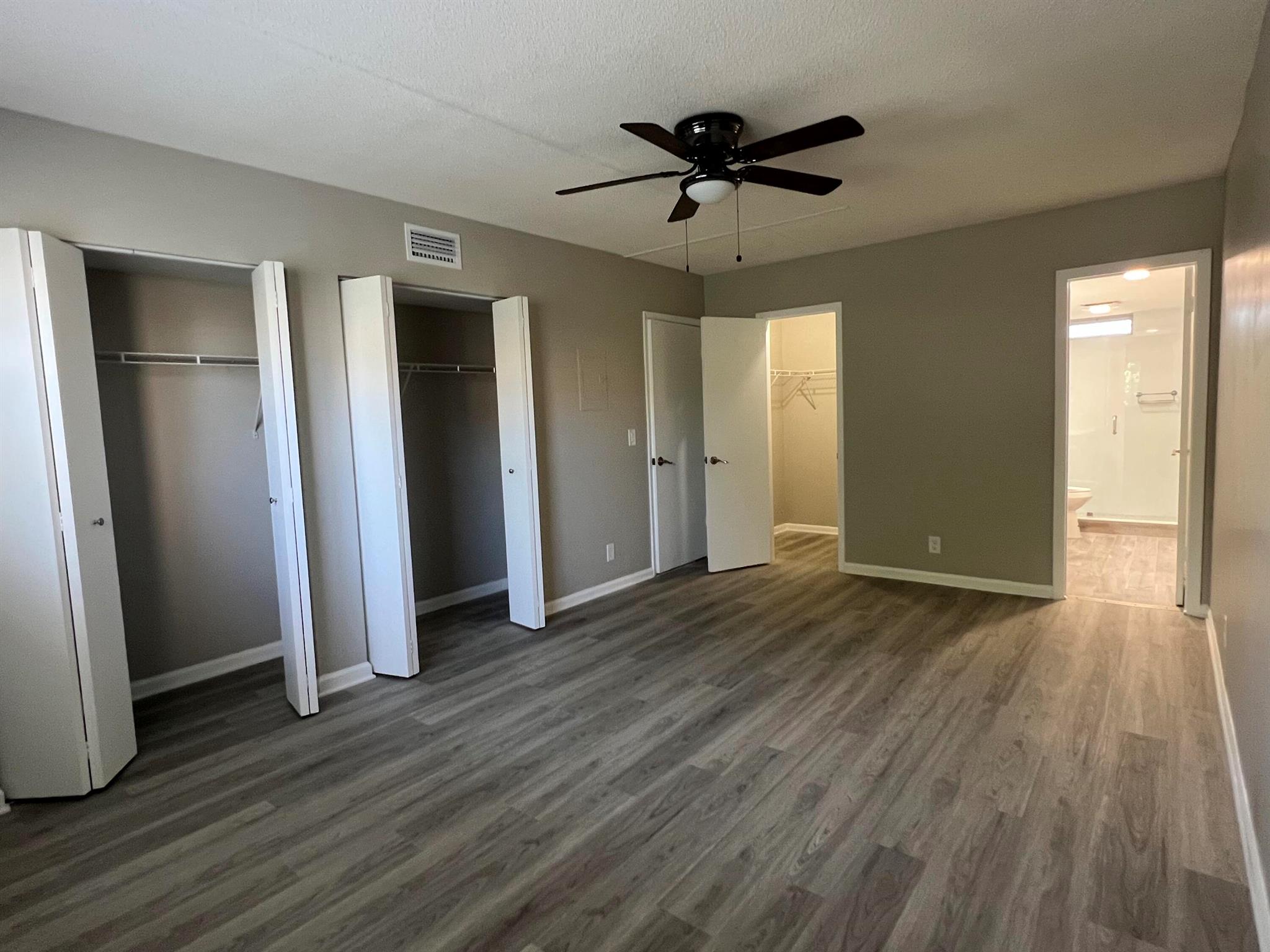 VILLAGE ROYALE ON THE GRE - Residential