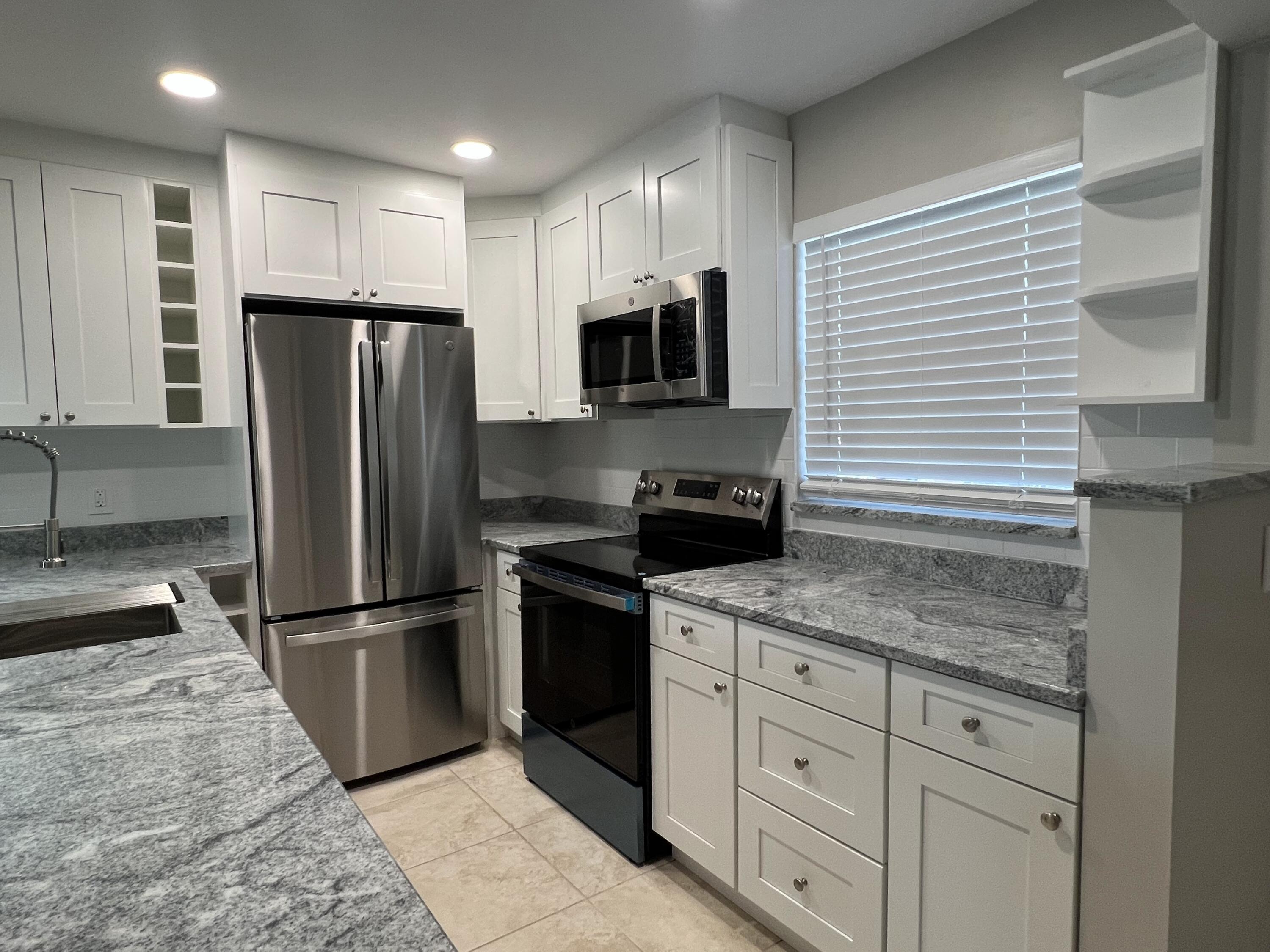 VILLAGE ROYALE ON THE GRE - Residential