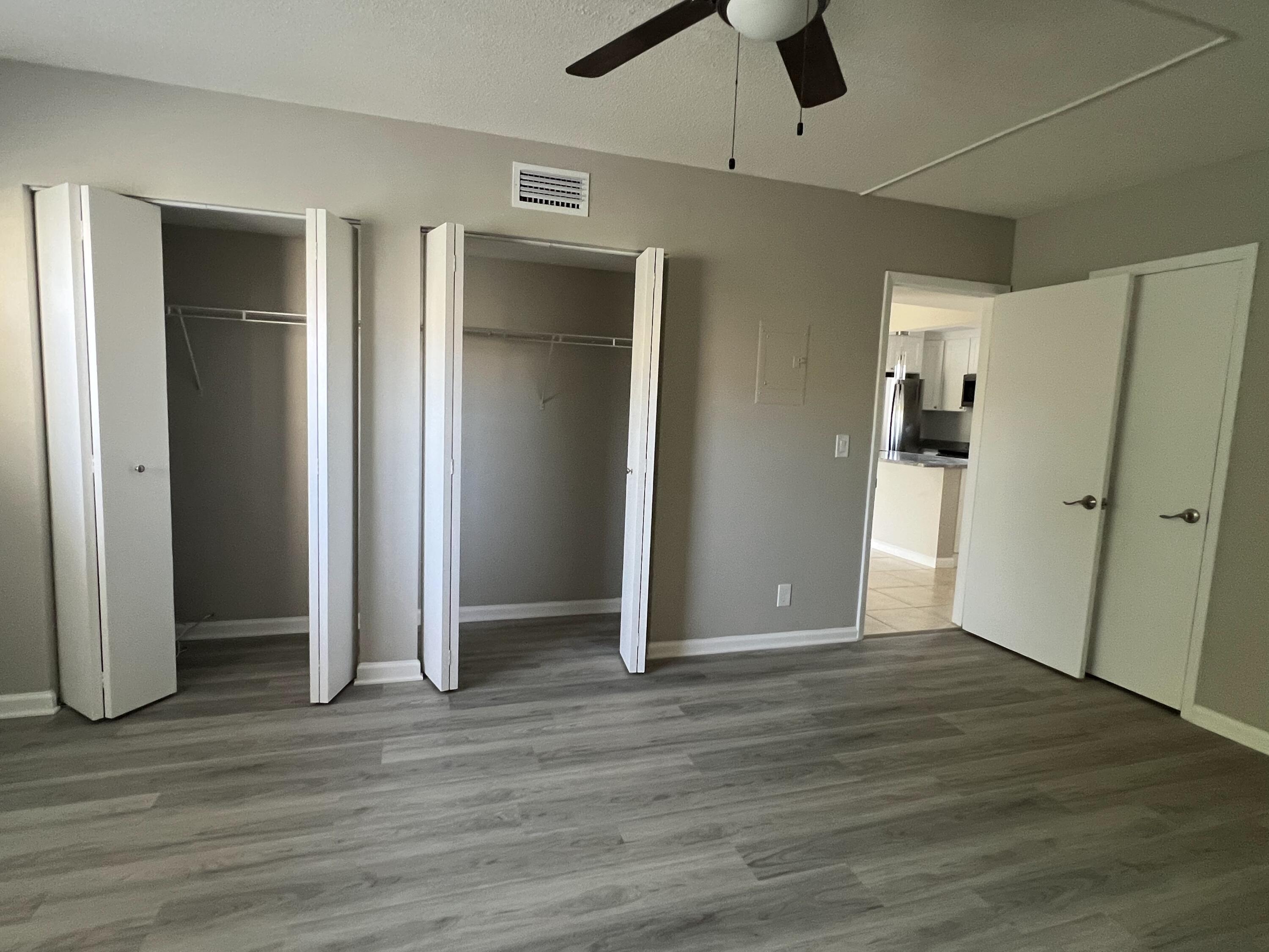 VILLAGE ROYALE ON THE GRE - Residential