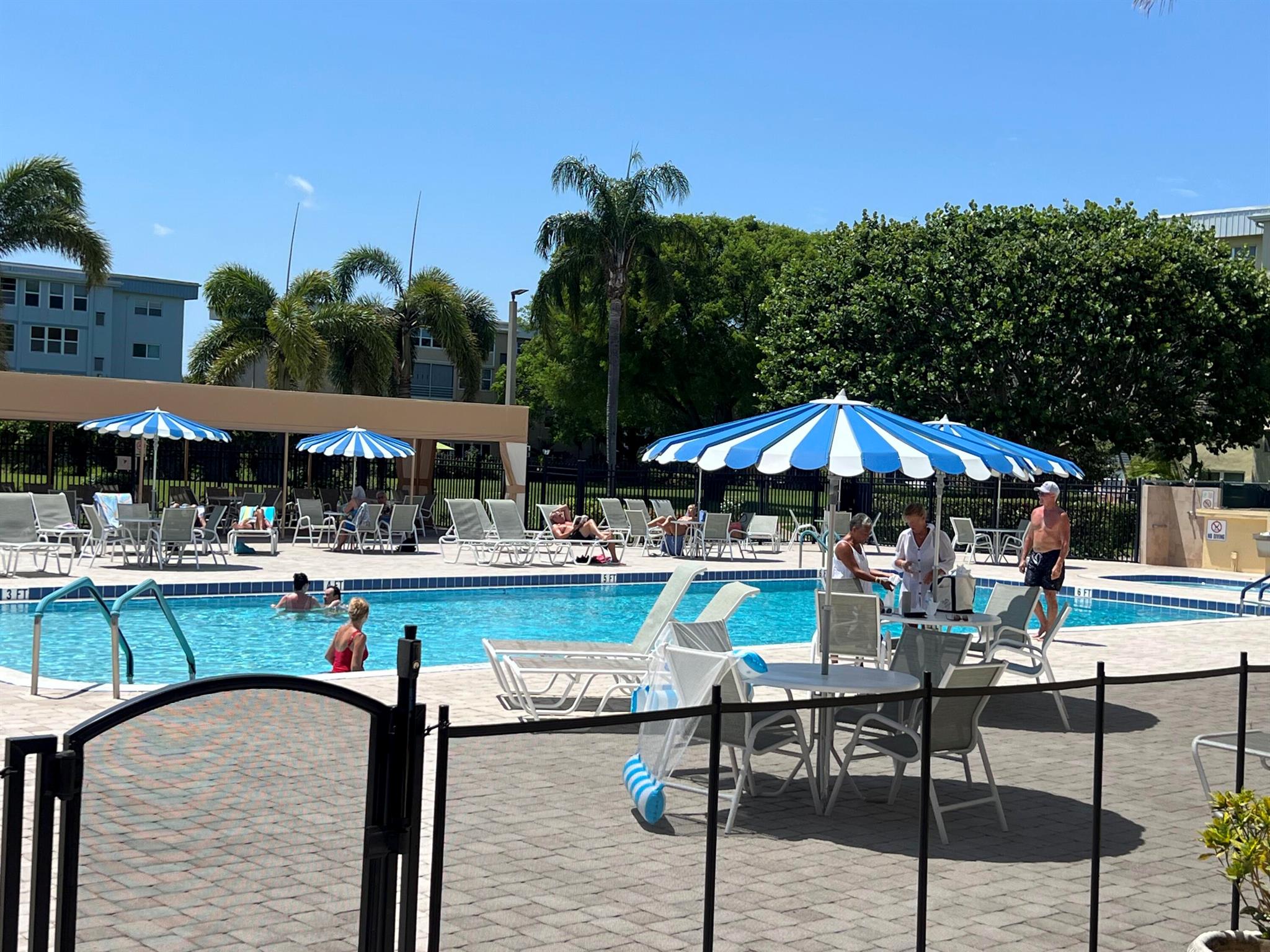 VILLAGE ROYALE ON THE GRE - Residential