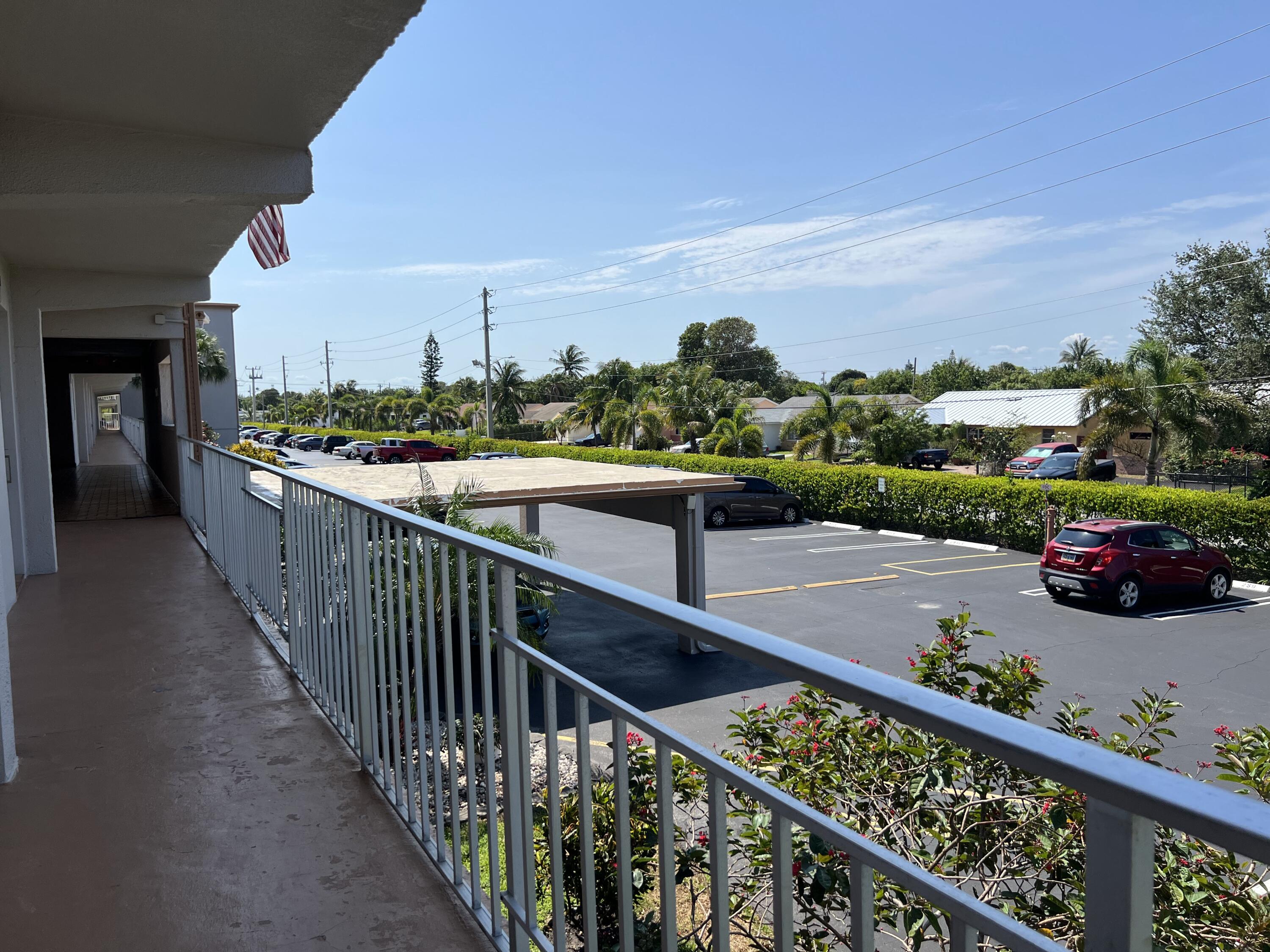 VILLAGE ROYALE ON THE GRE - Residential