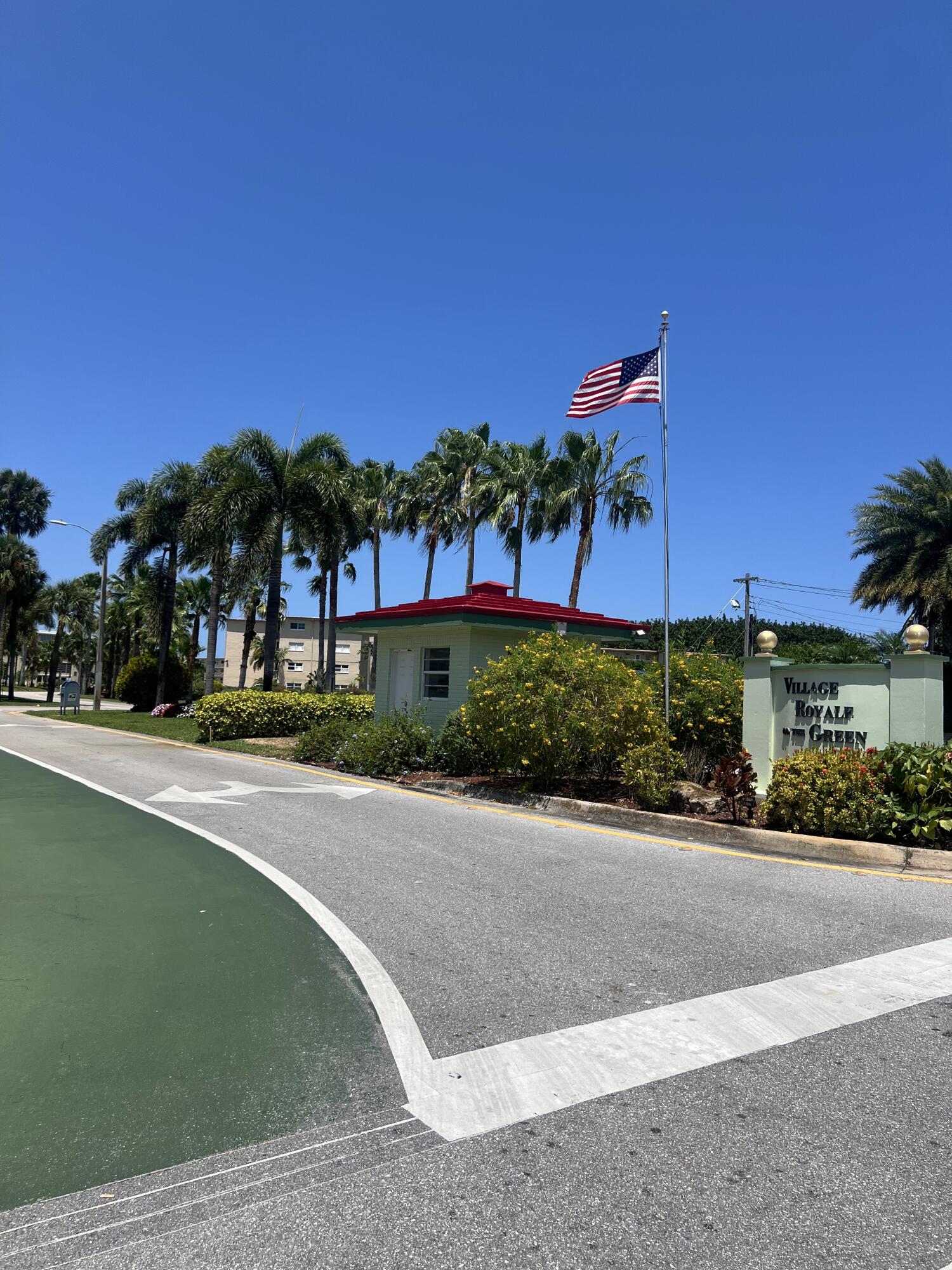 VILLAGE ROYALE ON THE GRE - Residential