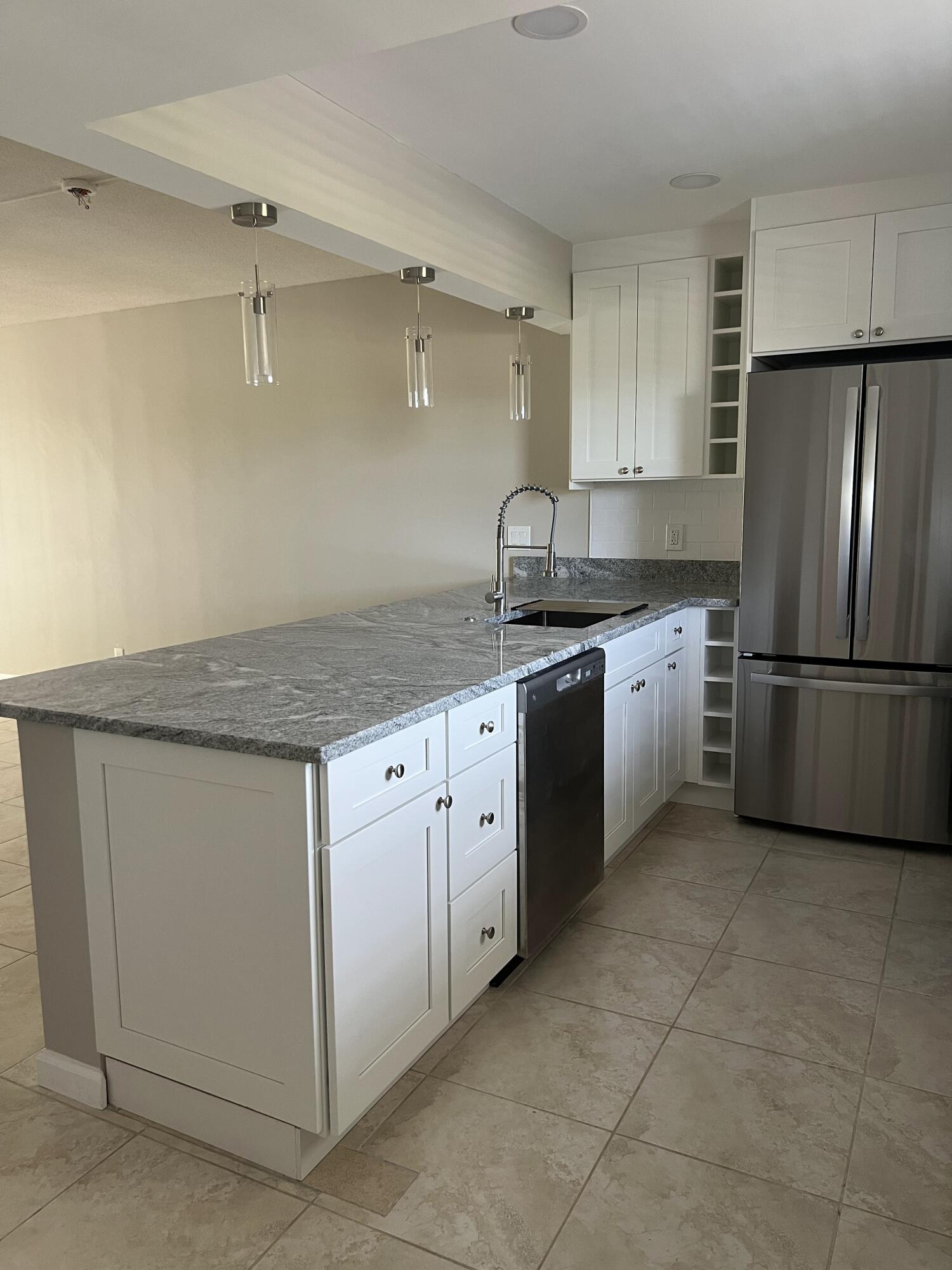 VILLAGE ROYALE ON THE GRE - Residential