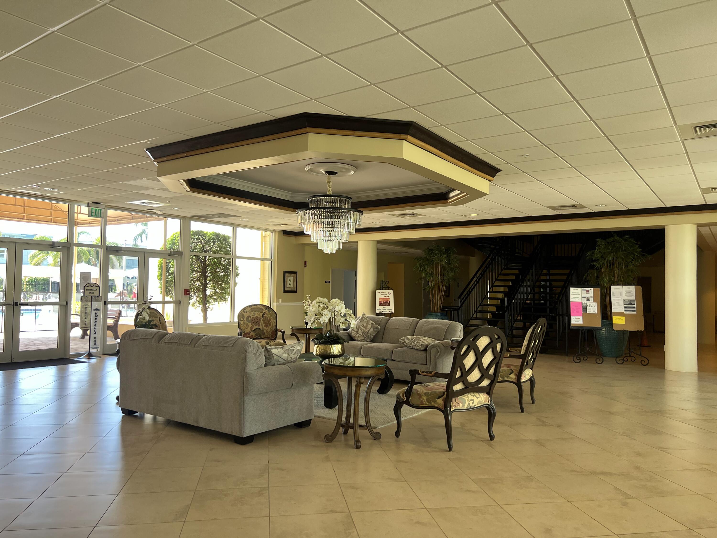 VILLAGE ROYALE ON THE GRE - Residential