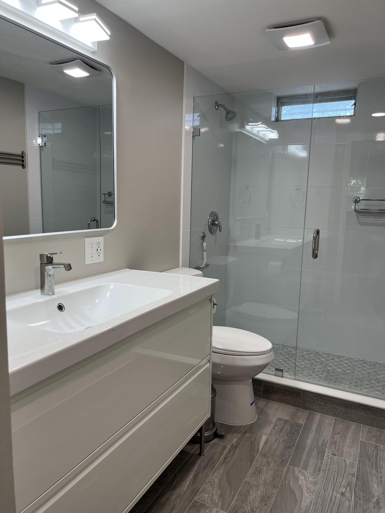 VILLAGE ROYALE ON THE GRE - Residential