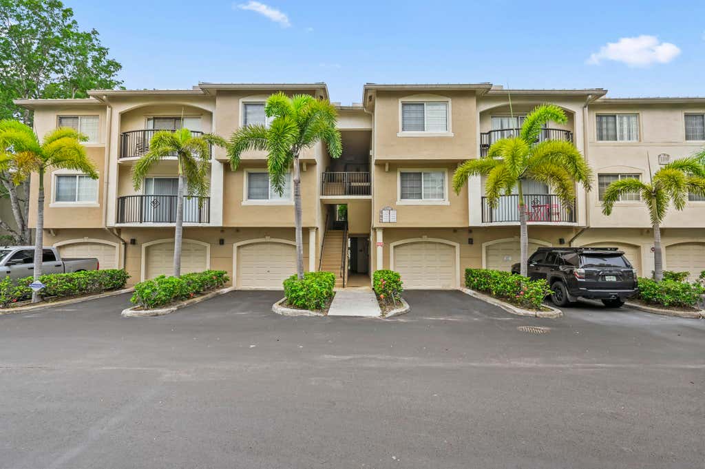 Photo of 1100 S Crestwood Ct Court S #1109, Royal Palm Beach, FL 33411 (MLS # B26037239)